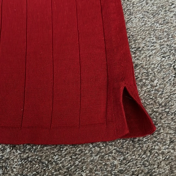Harvé Benard Red Lnit Sweater Size Medium - Picture 5 of 9
